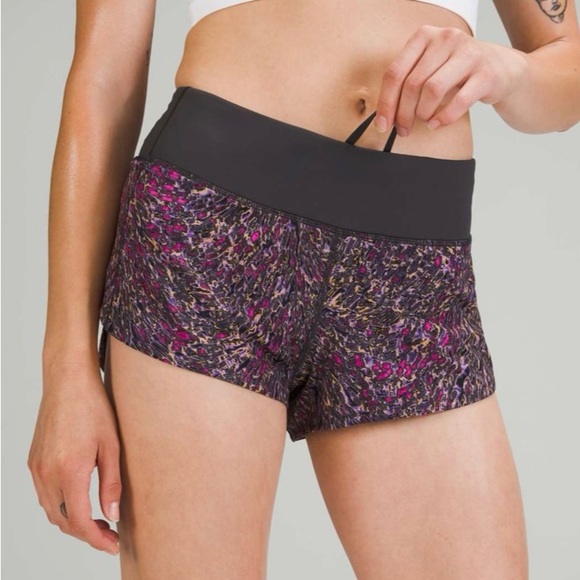 Lululemon Speed Up Low-Rise Short 2.5” Topography Multi Graphite Grey Size 4 - Picture 4 of 9
